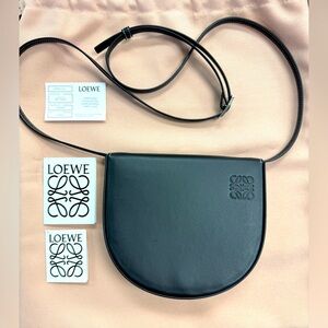 【Loewe】Heel Leather Crossbody Saddle Bag in Black Calfskin